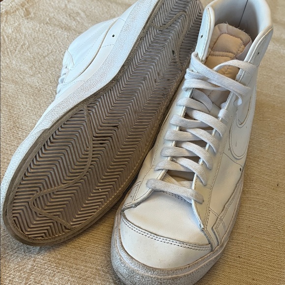 Nike Blazer ‘77 Vintage Mid Triple White - Picture 8 of 11